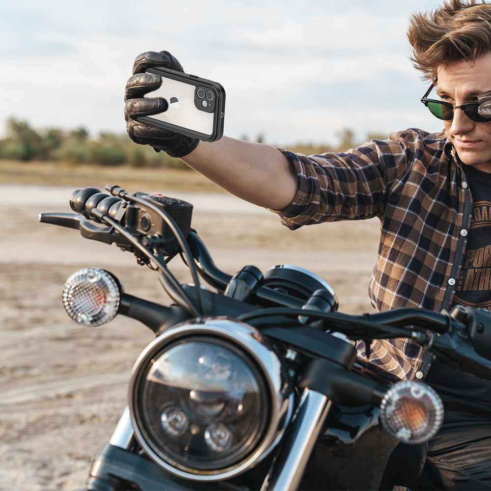 TPU+PC material snowproof, waterproof, dustproof, and shockproof phone case(iPhone 12/12 mini/12 Pro/12 Pro Max)